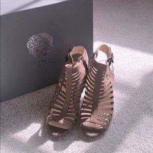 Never worn Vince Camuto “Eliana” sandal